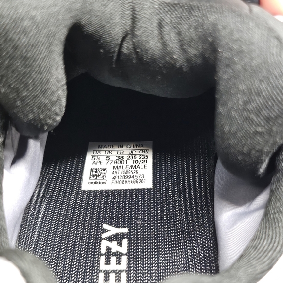 ADIDAS YEEZY BOOST 700 - Picture 5 of 5